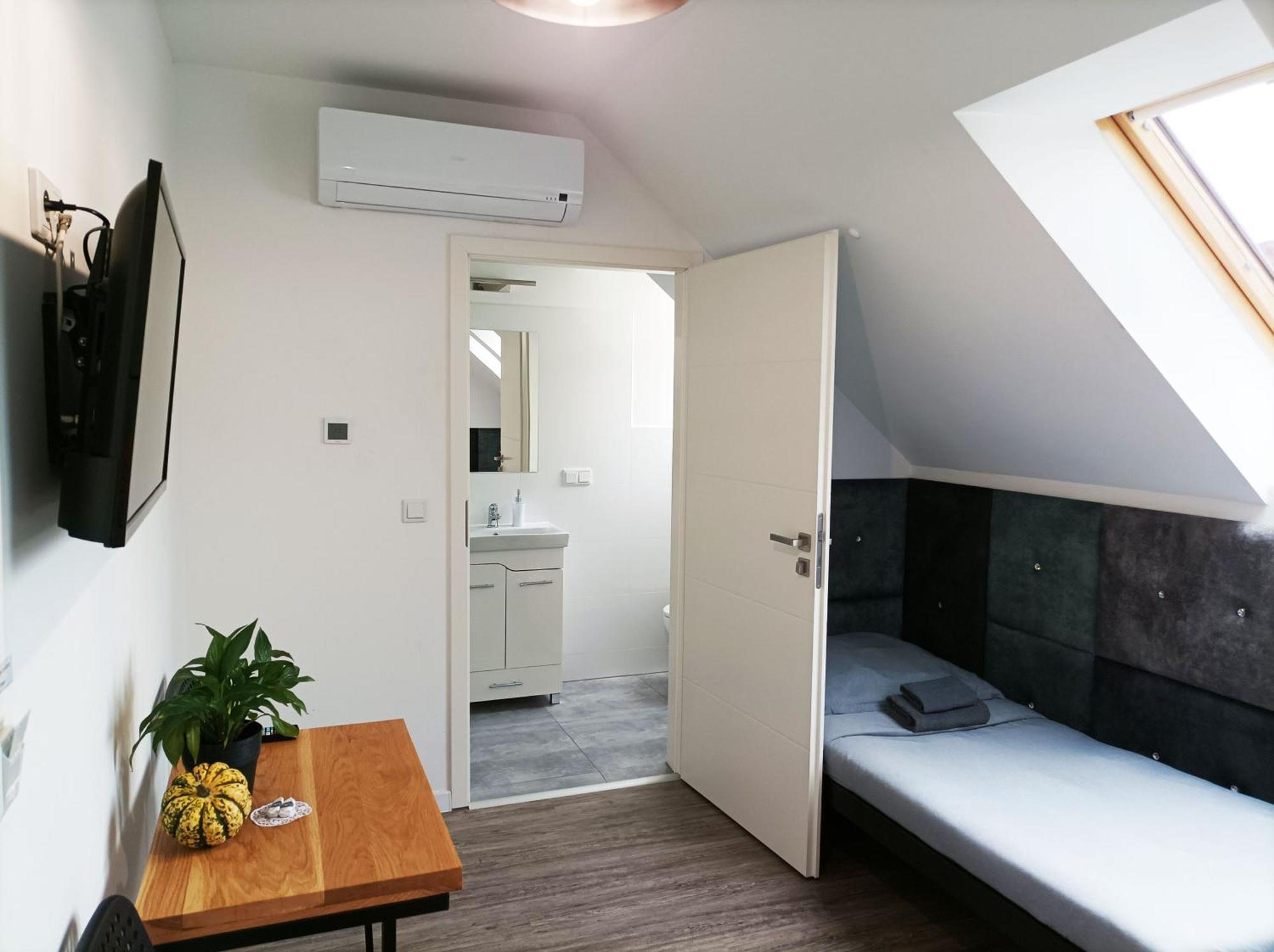 Pokoje Pod Palacem Koszecin Ruang foto